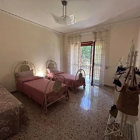 Laura Domus Apartment Portici